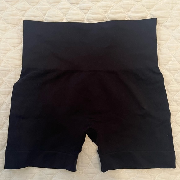 SET ACTIVE Pants - Set active bike shorts in black. Size small